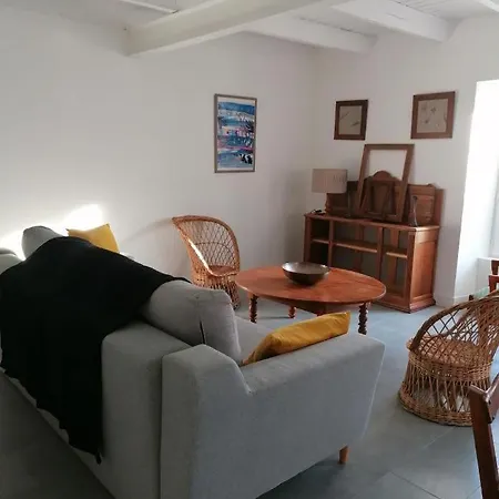 Des Abeilles Holiday home Bourgneuf