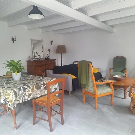 Holiday home Des Abeilles Bourgneuf