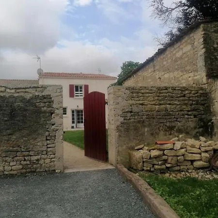 Des Abeilles Holiday home Bourgneuf