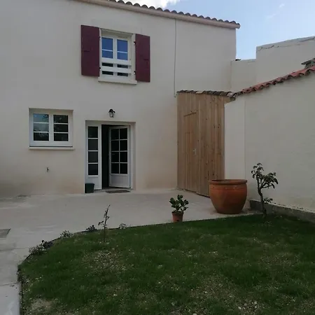 Des Abeilles Holiday home Bourgneuf