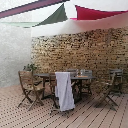 Des Abeilles Holiday home