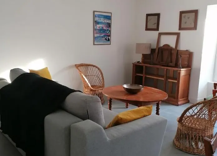 Des Abeilles Holiday home Bourgneuf