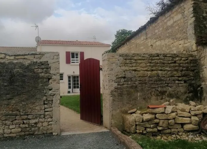 Des Abeilles Holiday home Bourgneuf