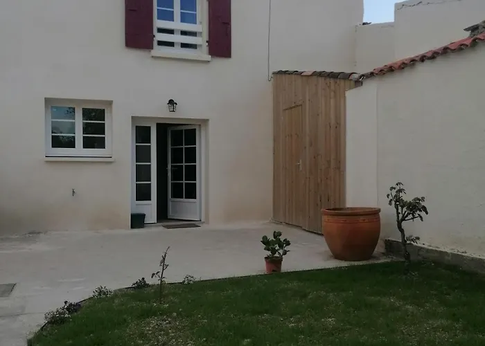 Des Abeilles Holiday home Bourgneuf